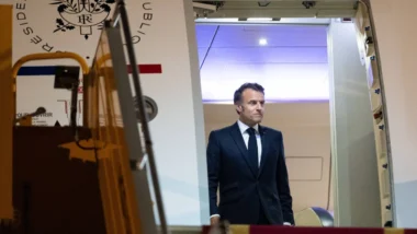 Macron est giflé par la Première Dame de France