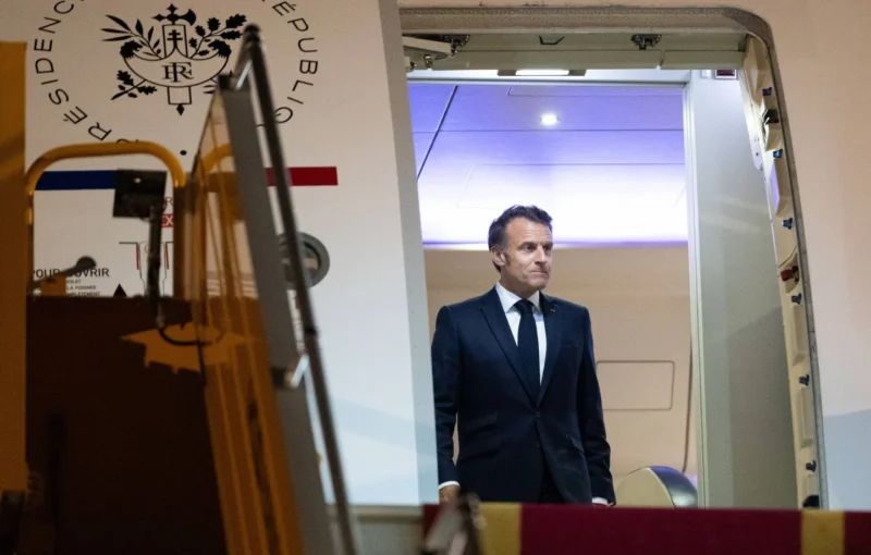 Macron est giflé par la Première Dame de France