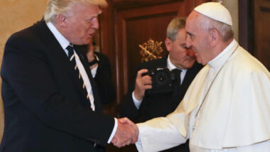 Politique Trump se proclame héritier spirituel du pape