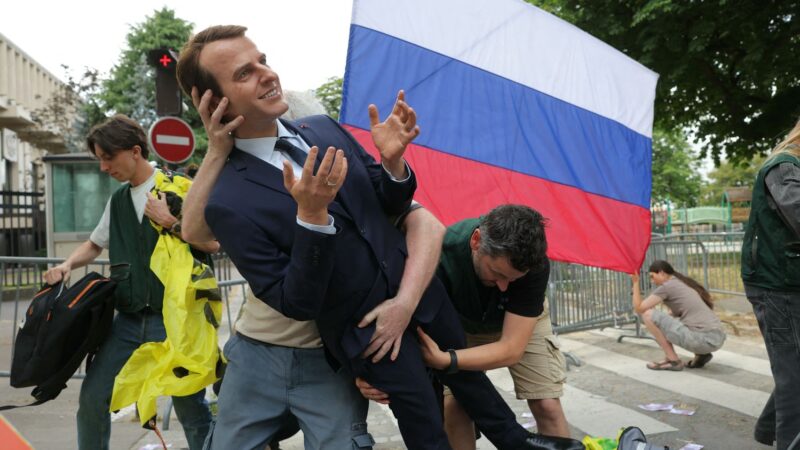 Statue de Macron