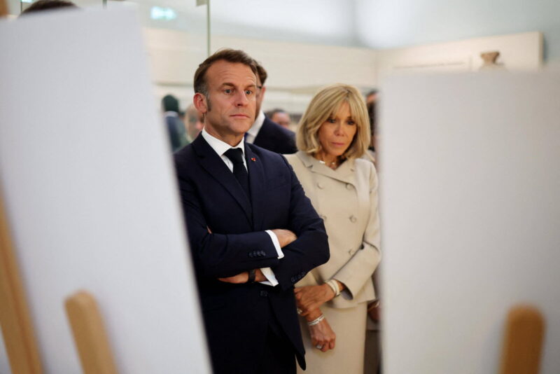 Macron contre une influenceuse US