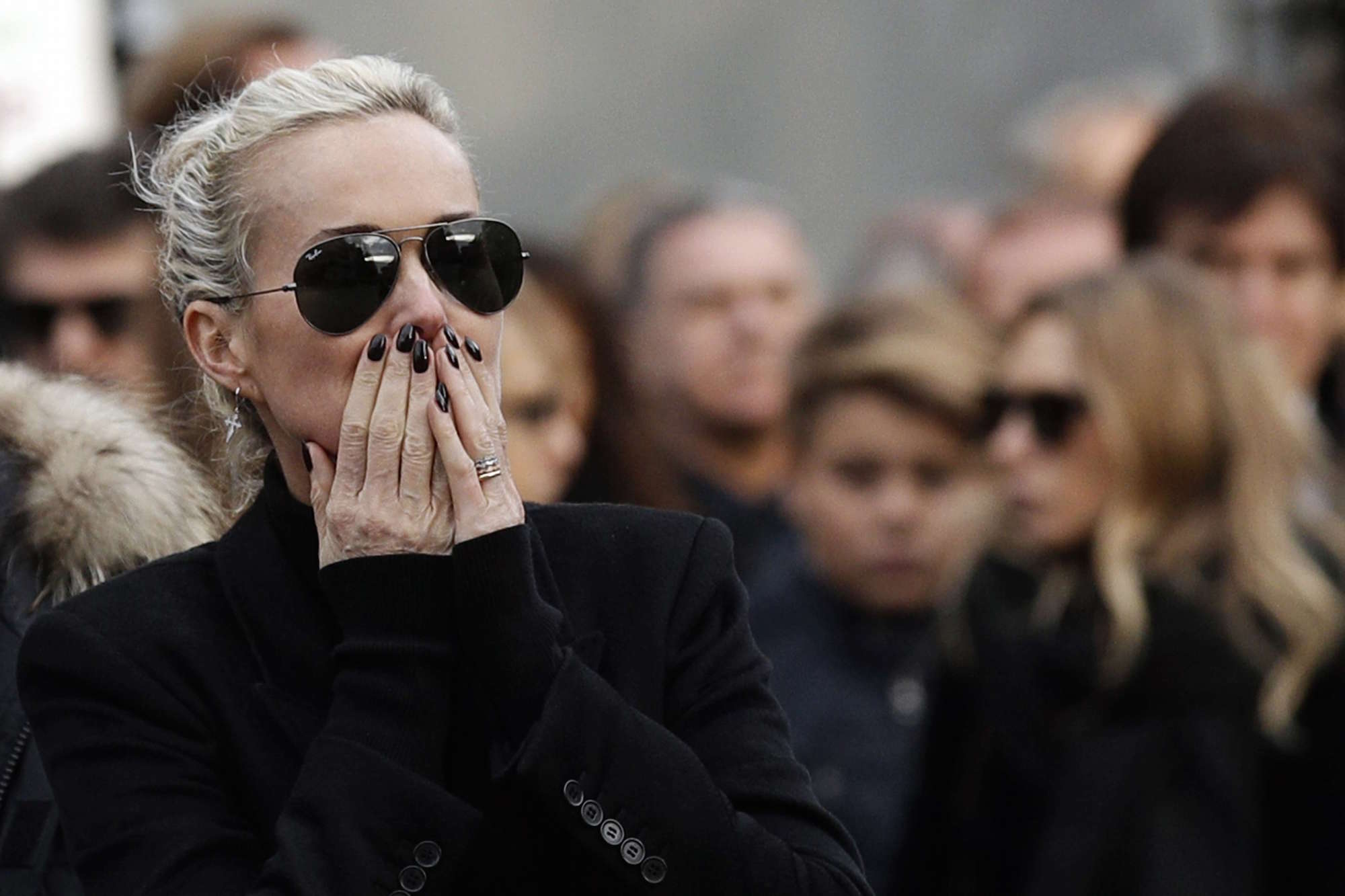 Laeticia Hallyday retourne à Los Angeles