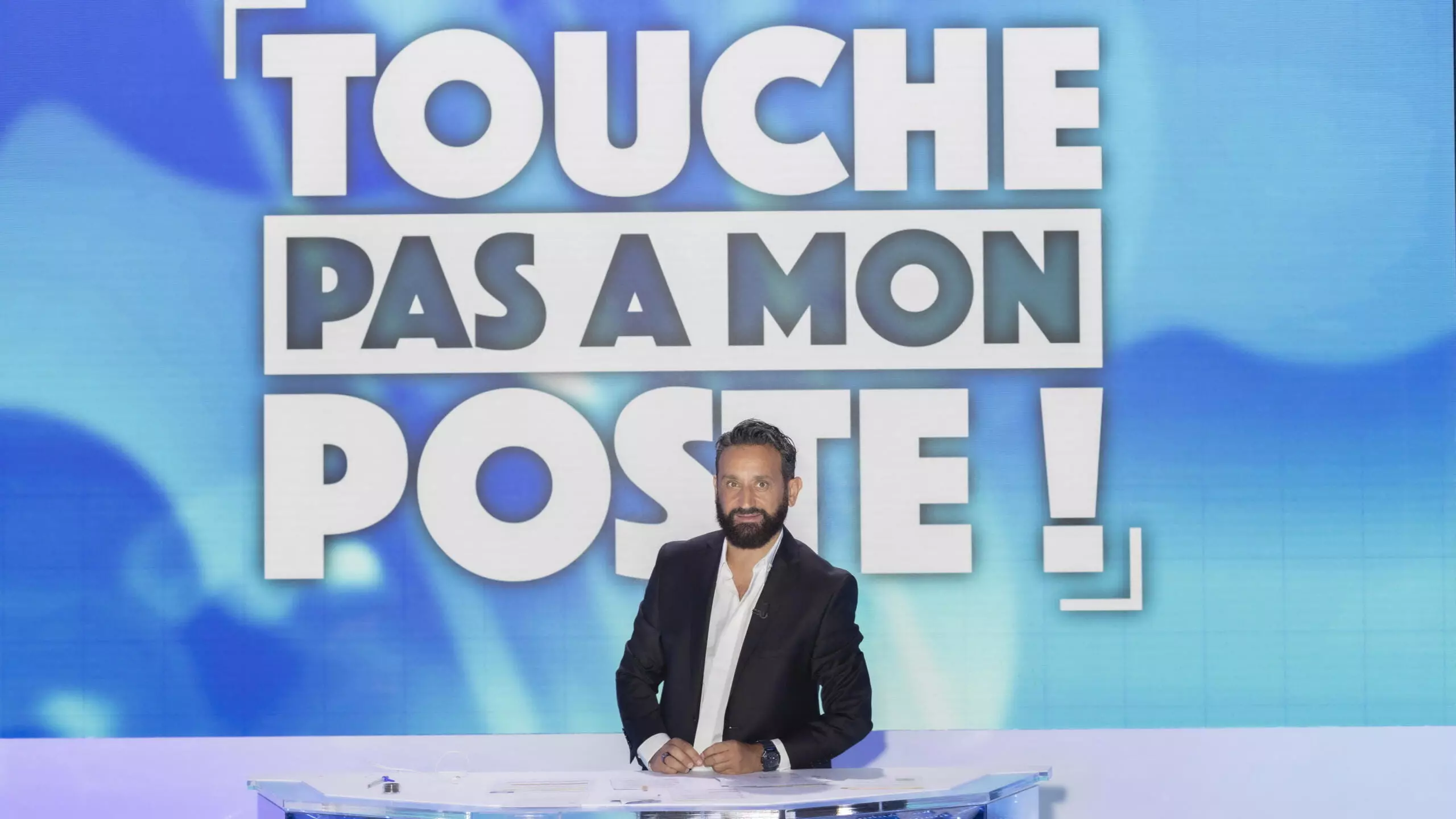 Touche pas à mon poste