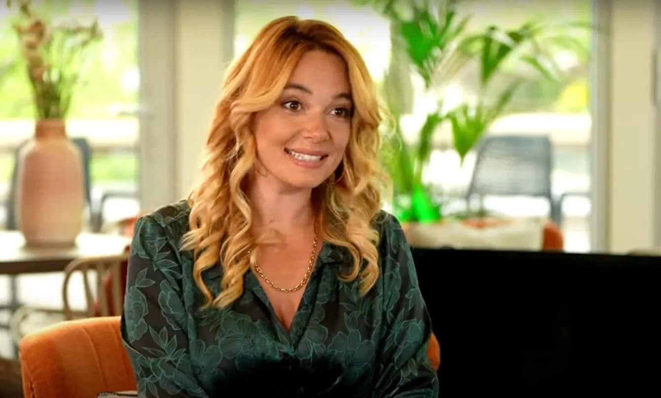 Un nouveau chapitre médiatique pour Delphine